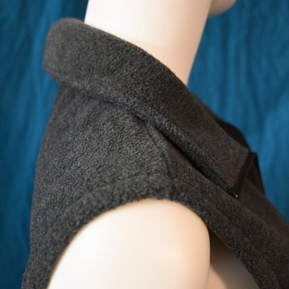 Columbia Large Vest - Picture 7 of 10